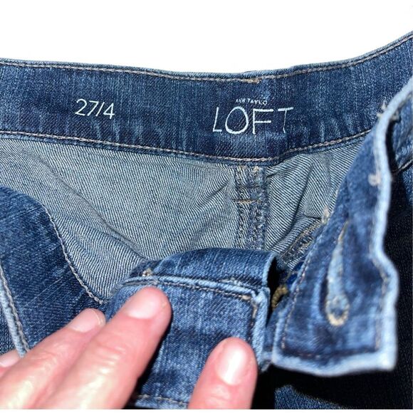 Ann Taylor Loft Shorts Size 4 Blue Medium Wash Cuffed 3‎ Inseam Denim Jean - Picture 2 of 5